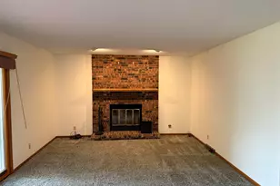 2109 W Cimarron Dr, Freeport, IL 61032 - Photo 6