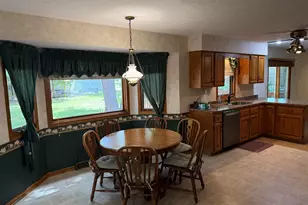 2109 W Cimarron Dr, Freeport, IL 61032 - Photo 4