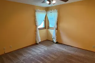 2109 W Cimarron Dr, Freeport, IL 61032 - Photo 8