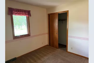 2109 W Cimarron Drive, Freeport, IL 61032 - Photo 12