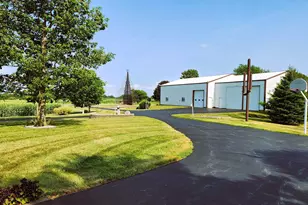 11056 Center Rd, Durand, IL 61024 - Photo 14