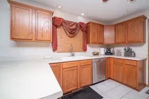 300 Gray Hawk Dr, Machesney Park, IL 61115 - Photo 8