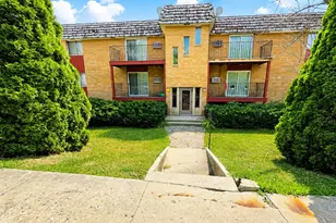208 Flintridge Dr, Rockford, IL 61107 - Photo 1