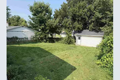 1309 S Float Avenue, Freeport, IL 61032 - Photo 6