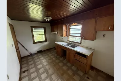 1309 S Float Avenue, Freeport, IL 61032 - Photo 8