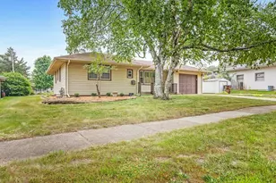 3816 Beach St, Rockford, IL 61108 - Photo 2