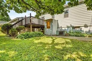 133 N Park Blvd, Freeport, IL 61032 - Photo 4