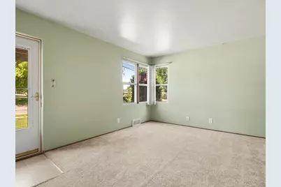 133 N Park Boulevard, Freeport, IL 61032 - Photo 12