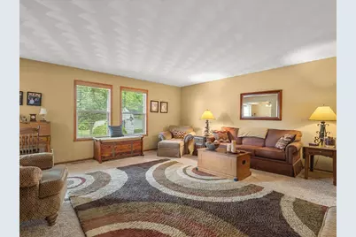 15635 Taylor Street, South Beloit, IL 61080 - Photo 8