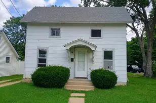 213 W Chapel St, Rockton, IL 61072 - Photo 1