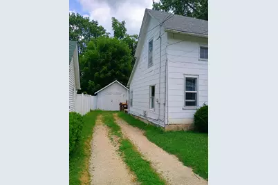 213 West Chapel Street, Rockton, IL 61072 - Photo 2