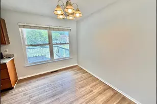 525 N Rockton Ave, Rockford, IL 61103 - Photo 6