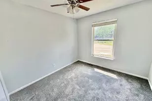 525 N Rockton Ave, Rockford, IL 61103 - Photo 8