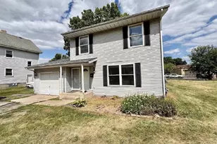 525 N Rockton Ave, Rockford, IL 61103 - Photo 2