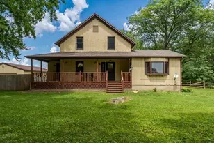 7018 Best Rd, Pecatonica, IL 61063 - Photo 2