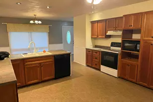 602 N Center St, Lena, IL 61048 - Photo 6