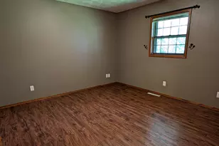 204 Hickory Dr, Lena, IL 61048 - Photo 8
