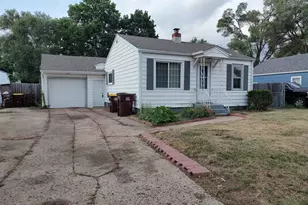 720 Kingsley Dr, Machesney Park, IL 61115 - Photo 2
