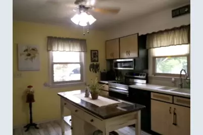 1104 Benson Blvd., Freeport, IL 61032 - Photo 6