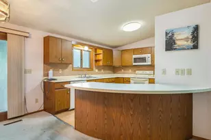 336 Forestcliff Cir, Lake Summerset, IL 61019 - Photo 12