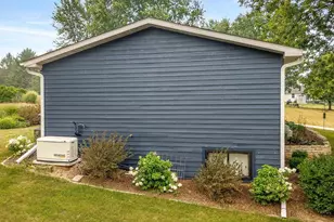 336 Forestcliff Cir, Lake Summerset, IL 61019 - Photo 32