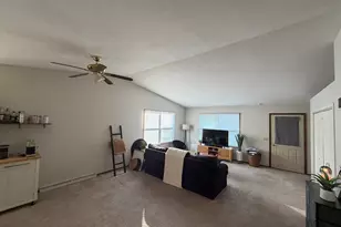 411 E Sycamore St, Elizabeth, IL 61028 - Photo 2