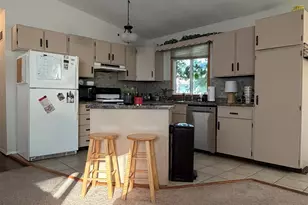 411 E Sycamore St, Elizabeth, IL 61028 - Photo 4