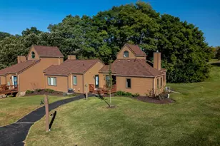 10 Farmstead Dr, Galena, IL 61036 - Photo 2