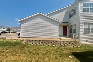 8000 Primrose Pl, Poplar Grove, IL 61065 - Photo 2
