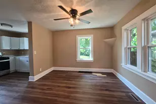 1918 Auburn St, Rockford, IL 61103 - Photo 8