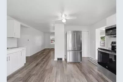 322 E Carroll Street, Lanark, IL 61046 - Photo 6