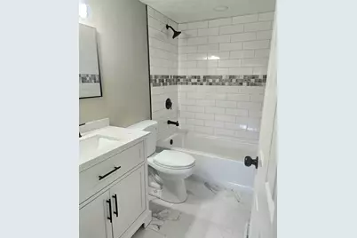 421 E Main Street, Rockton, IL 61072 - Photo 6
