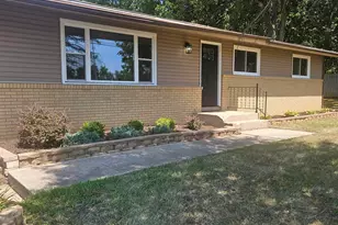421 E Main St, Rockton, IL 61072 - Photo 2