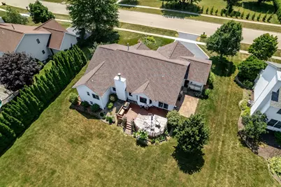 6672 Lindbloom Lane, Cherry Valley, IL 61016 - Photo 32
