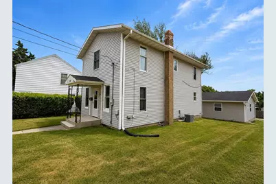 1207 W American Street, Freeport, IL 61032 - Photo 2