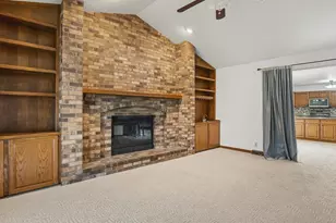 1301 Albany Ln, Rockford, IL 61107 - Photo 18