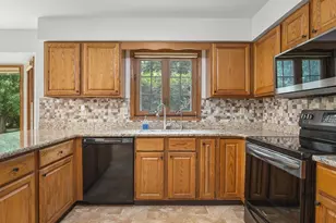 1301 Albany Ln, Rockford, IL 61107 - Photo 12