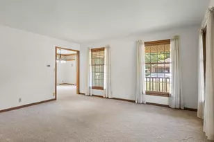 1301 Albany Ln, Rockford, IL 61107 - Photo 6