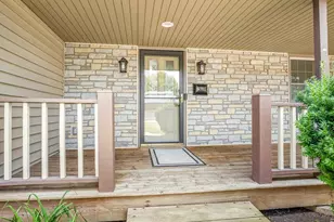 1301 Albany Ln, Rockford, IL 61107 - Photo 2