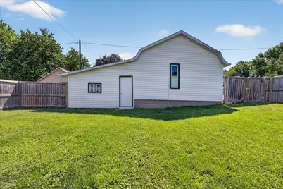 411 Main Street, Leaf River, IL 61047 - Photo 30