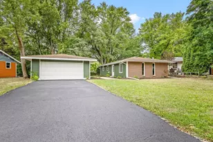 4659 Brougham Dr, Rockford, IL 61114 - Photo 2
