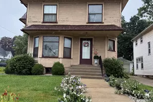 450 S West Ave, Freeport, IL 61032 - Photo 1