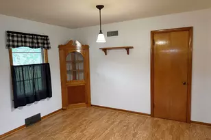 408 N Maple Ave, Forreston, IL 61030 - Photo 6