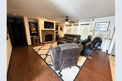 619 Park Avenue, Belvidere, IL 61008 - Photo 2
