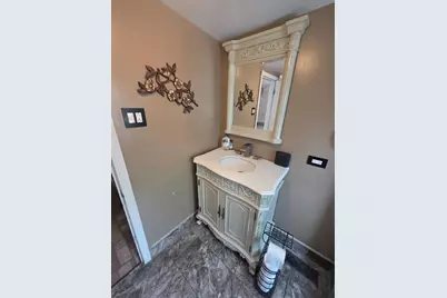 708 S Blackhawk, Freeport, IL 61032 - Photo 22