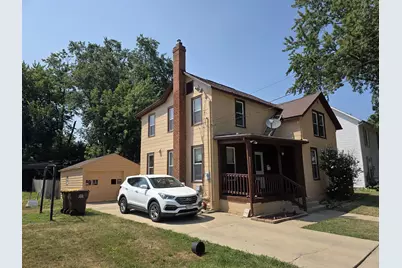 708 S Blackhawk, Freeport, IL 61032 - Photo 2