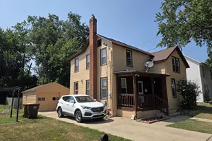708 S Blackhawk, Freeport, IL 61032 - Photo 2