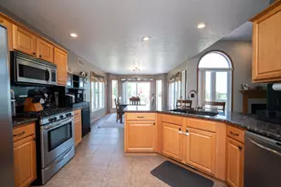 13181 Springhill Dr, Winnebago, IL 61088 - Photo 12