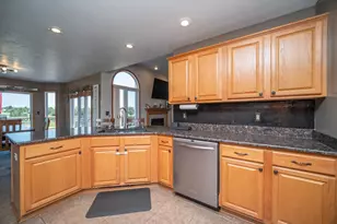 13181 Springhill Dr, Winnebago, IL 61088 - Photo 10