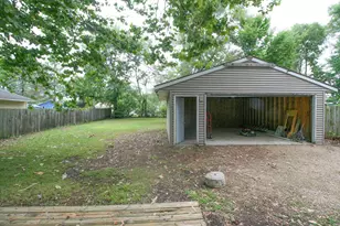 220 Shoreland Rd, Machesney Park, IL 61115 - Photo 6